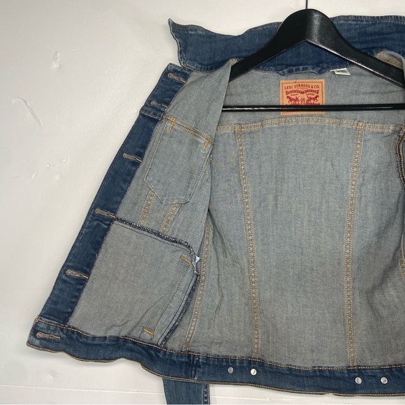 Levi Strauss Denim Jacket Women’s XS Blue Jean Trucker Button Up Long Sleeve - Picture 6 of 16
